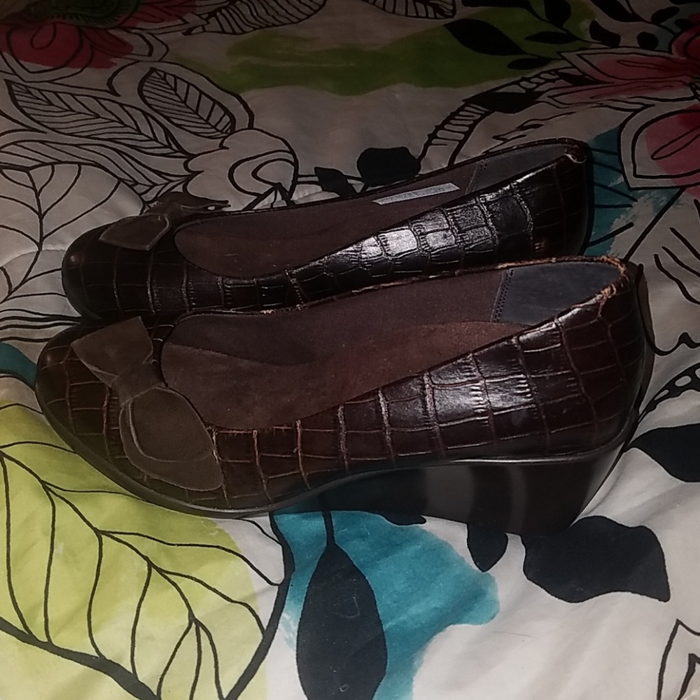 Brown wedge shoes